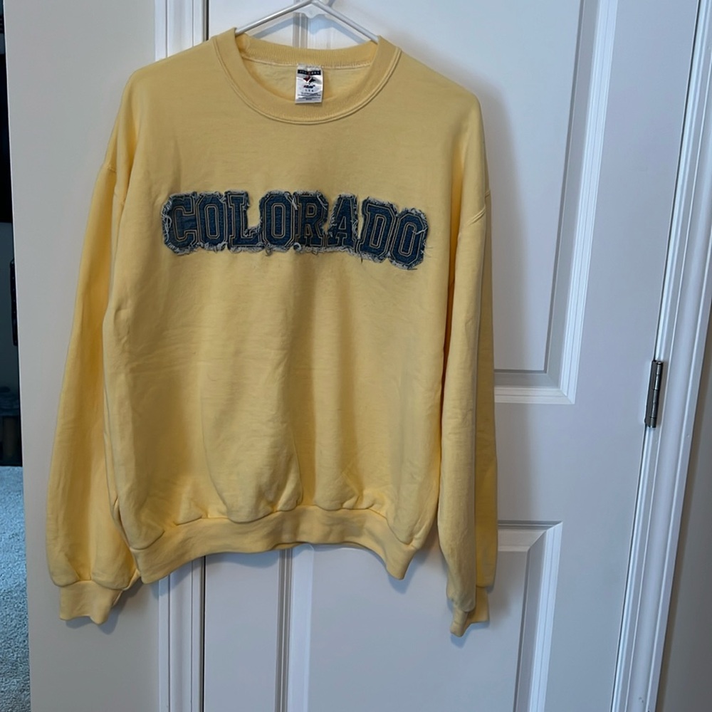 Vintage Yellow Sweatshirt with Denim Embroidered Colorado